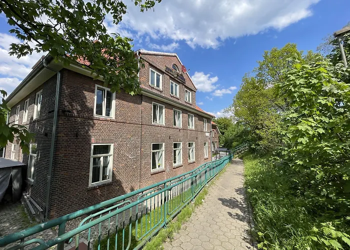 Ahoi Hostel *